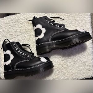 DR. MARTENS SINCLAIR FLOWER PISA LEATHER PLATFORM BOOTS